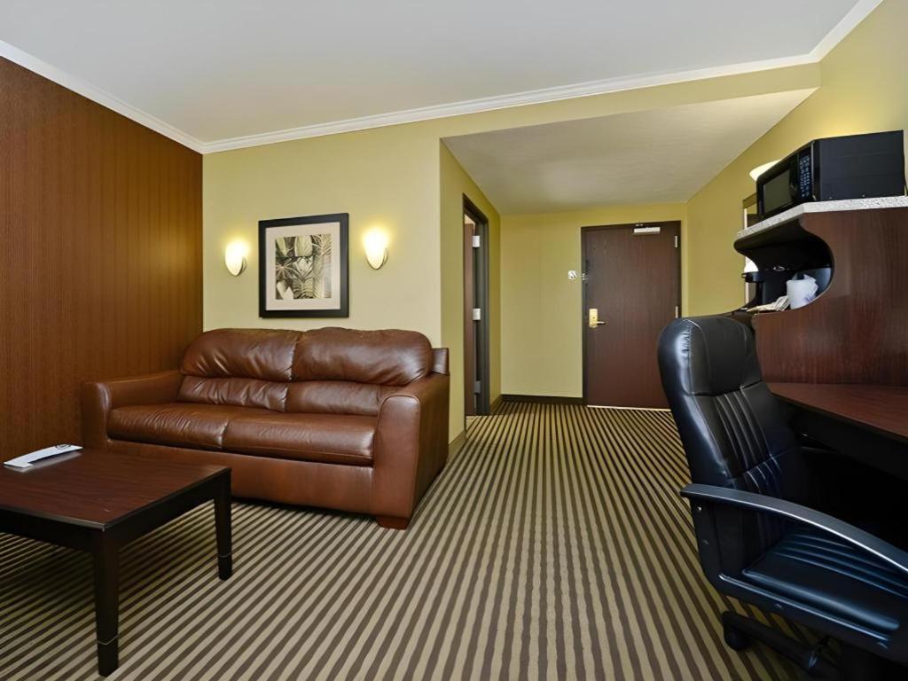 Best Western Plus Olathe Hotel Exterior foto