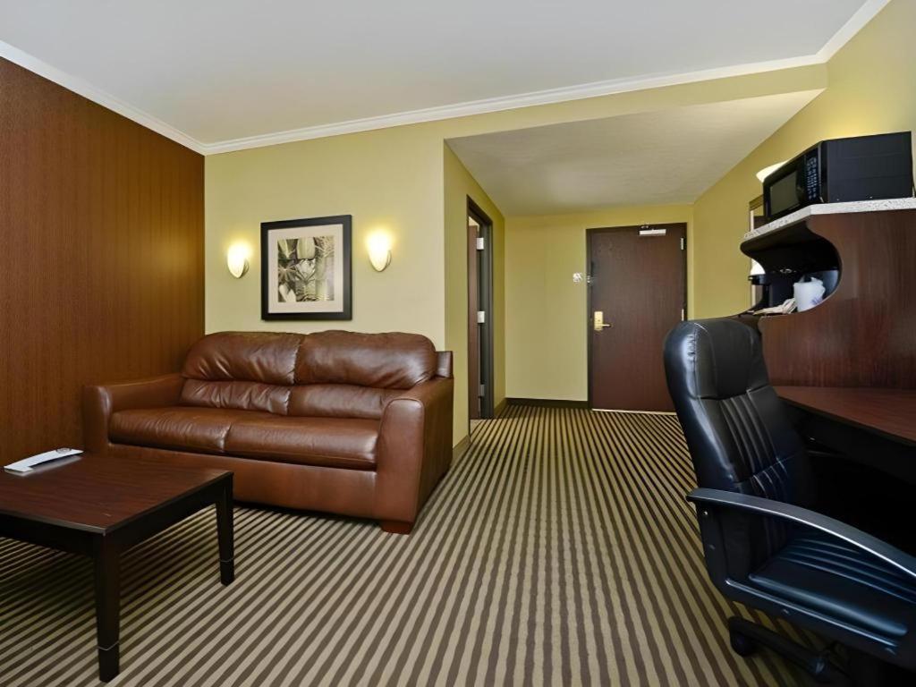 Best Western Plus Olathe Hotel Exterior foto